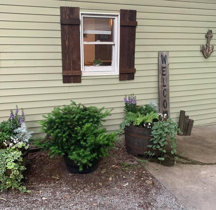 Driftwood Cottage With Hot Tub On Lake Cumberland Russell Springs Extérieur photo
